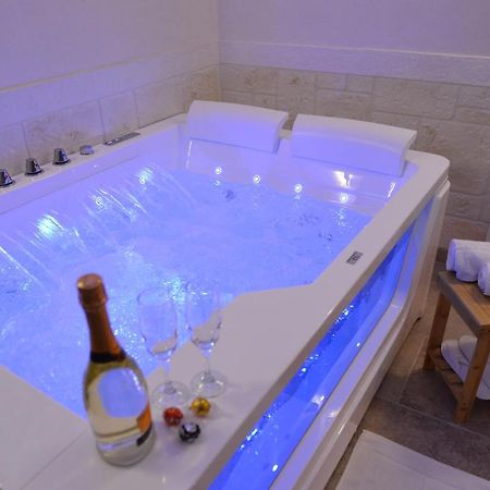 Suite Laurel Spa Con Idromassaggio Fasano Luaran gambar