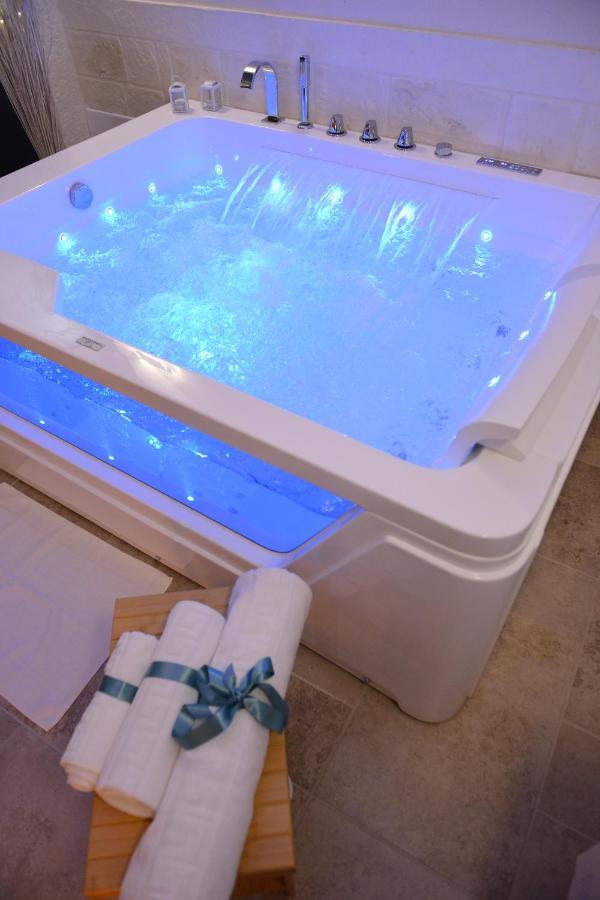 Suite Laurel Spa Con Idromassaggio Fasano Luaran gambar