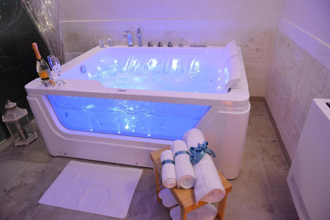 Suite Laurel Spa Con Idromassaggio Fasano Luaran gambar